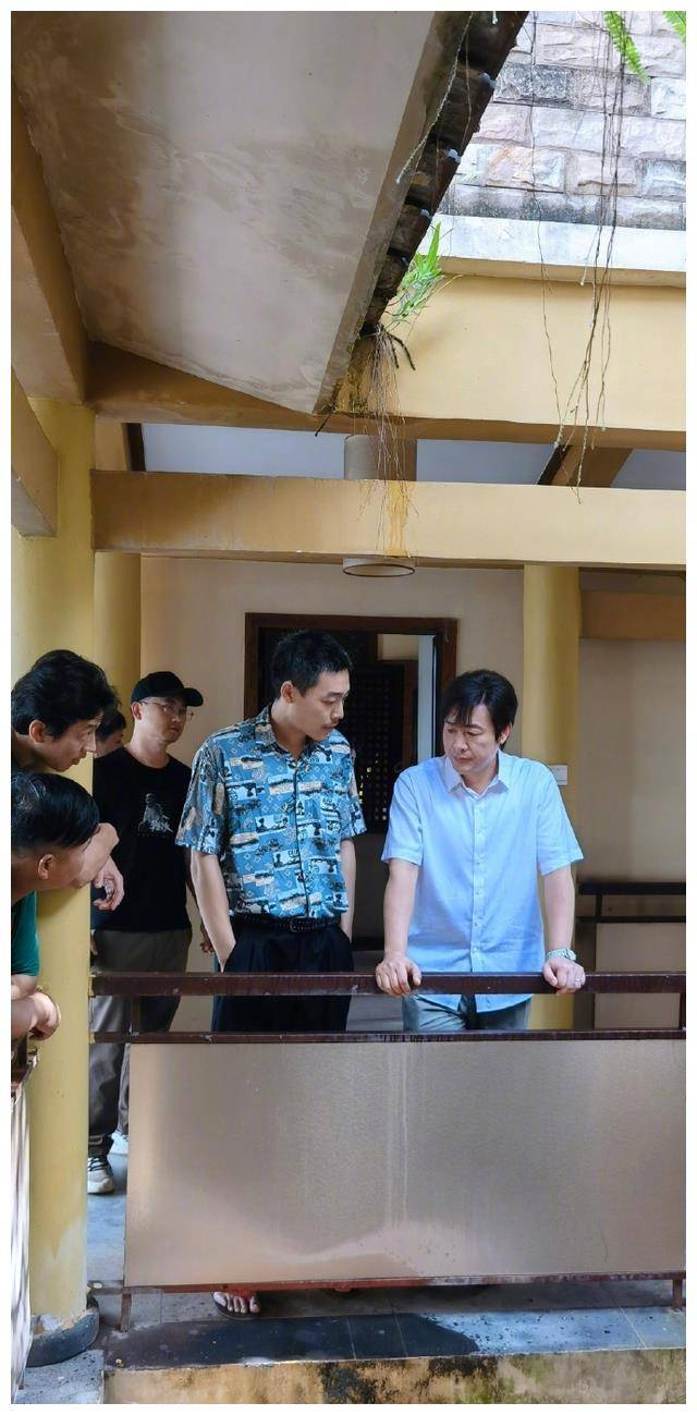 热搜，雷军回复张颂文！锁单后，何时可以提车？小米汽车最新回应！