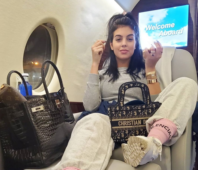 欧元疯涨！有投资者“躺赚”25%年化收益