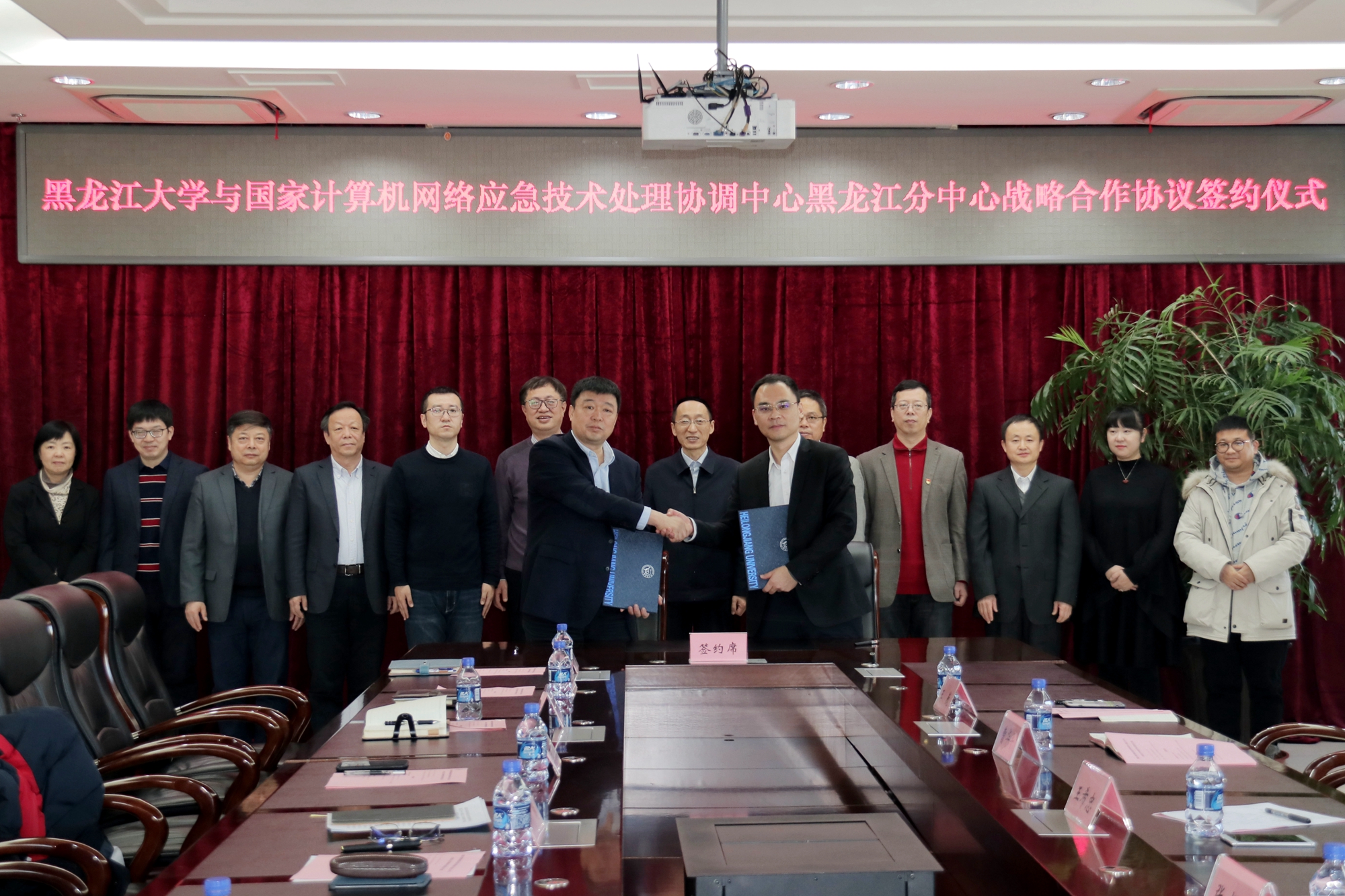 一汽解放与印尼GMM公司签署2000台合作协议