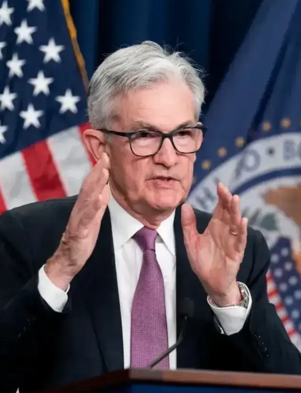 美国突遭下调！美股史诗级抛售潮 美联储会否“救市”？