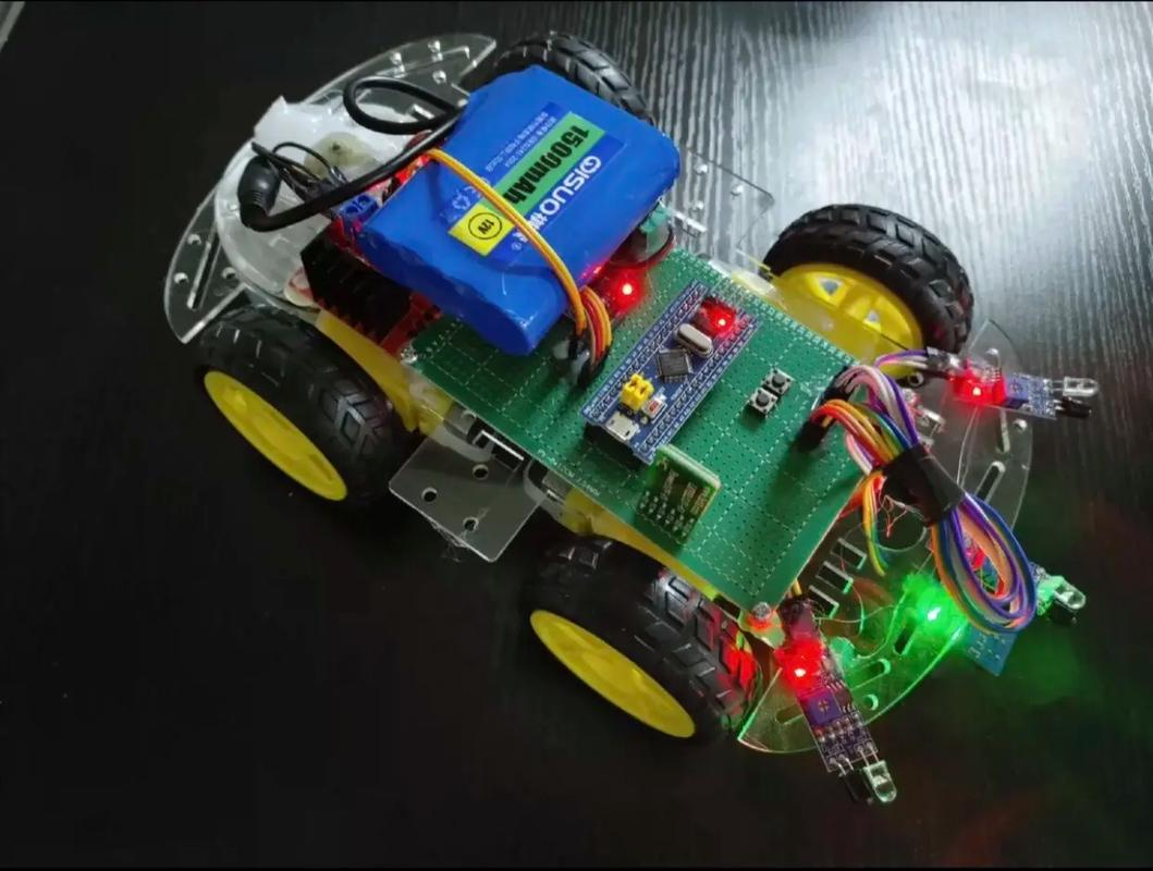 突破AI天花板!云鲸CEO张峻彬揭秘扫地机器人下一代智能化技术布局