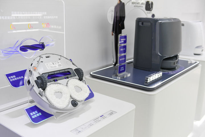 突破AI天花板!云鲸CEO张峻彬揭秘扫地机器人下一代智能化技术布局