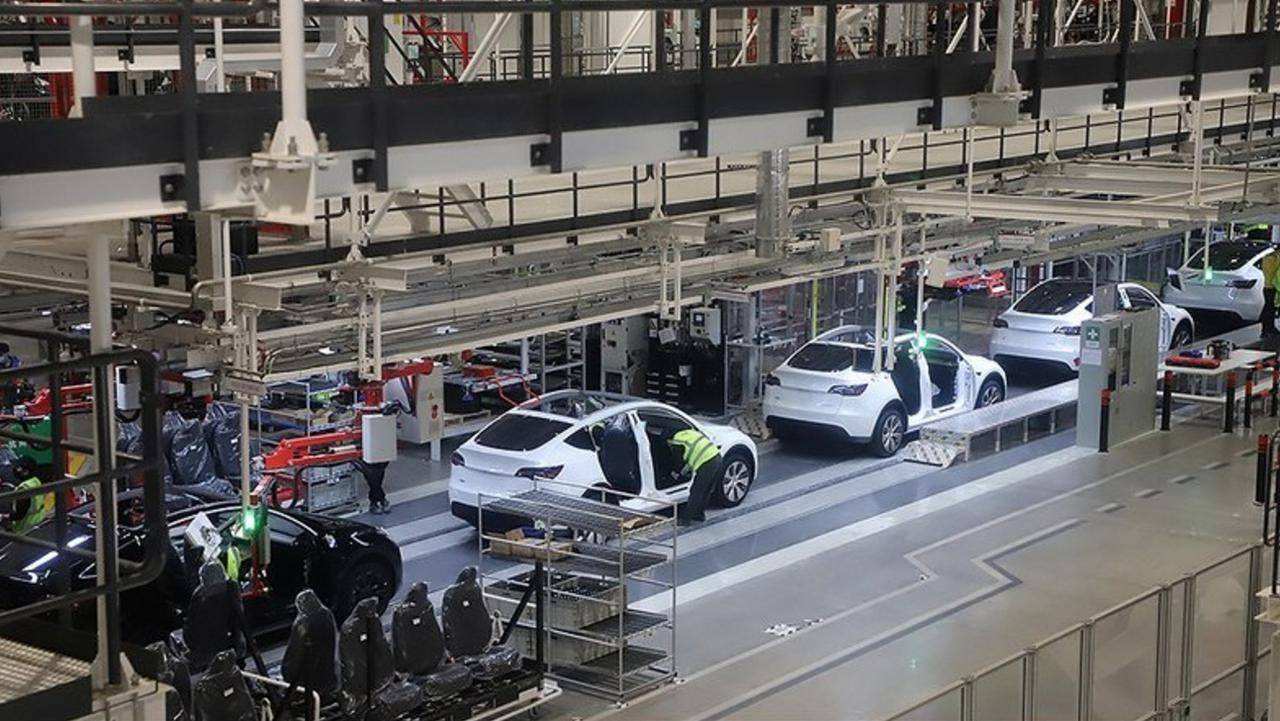 凤凰股份：第三季度商品房合同销售额同比减少48.46%