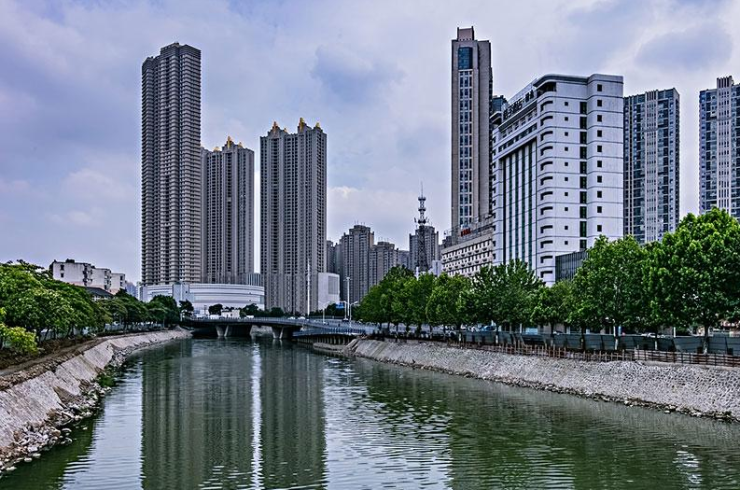 招商积余：拟挂牌转让控股子公司衡阳中航60%股权