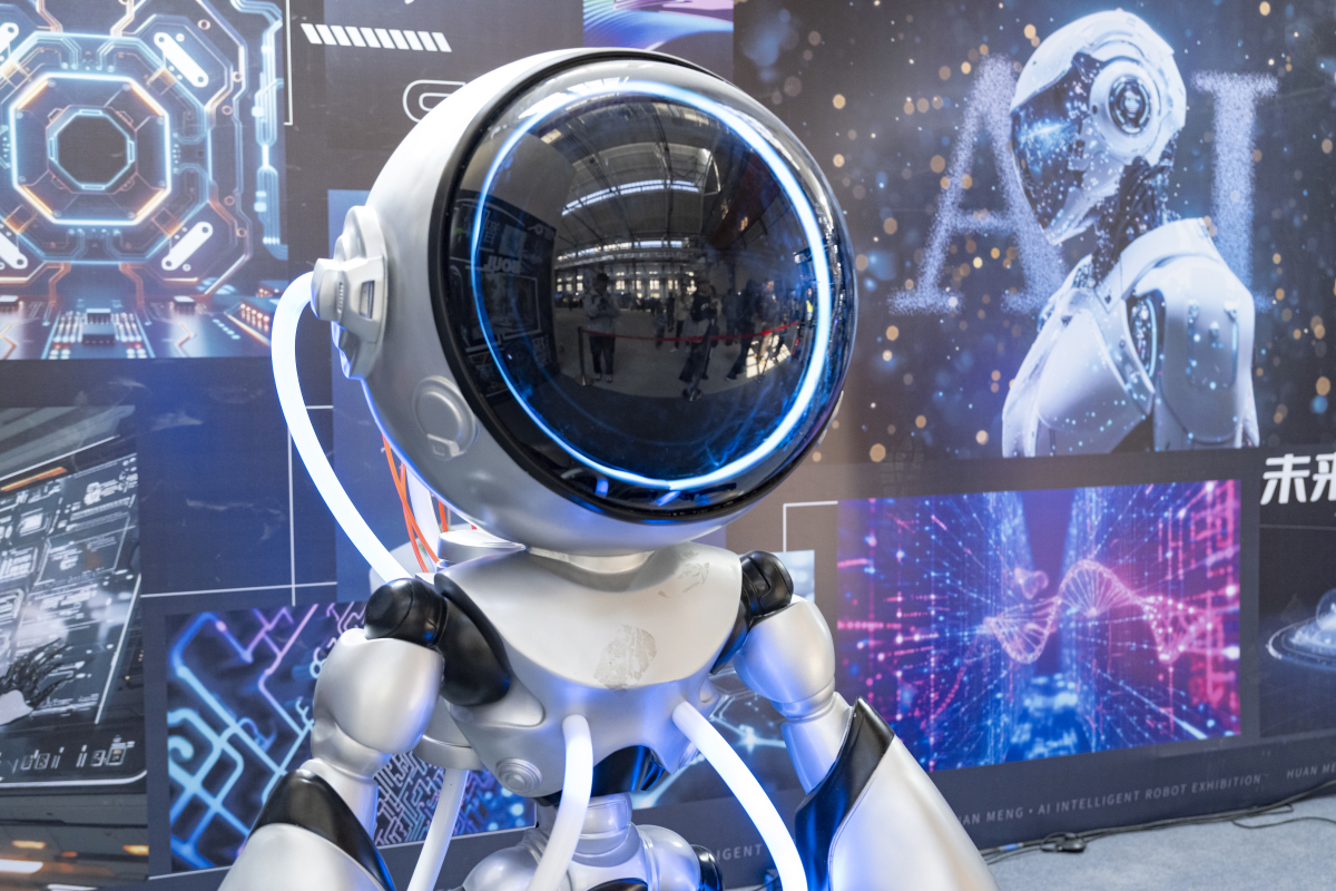 新供给创造新需求 智能穿戴产品打开千亿市场空间