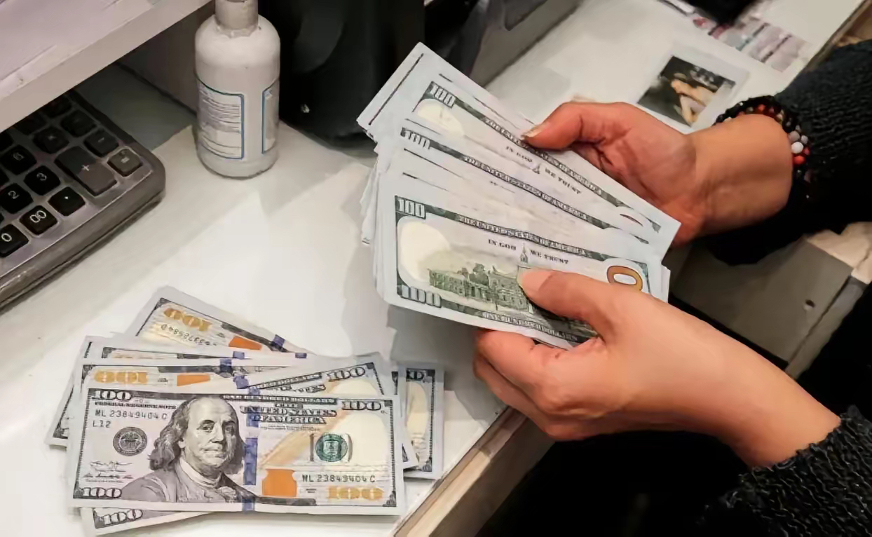 美联储决议前夕贵金属大幅飙升:白银史上首次站上60美元