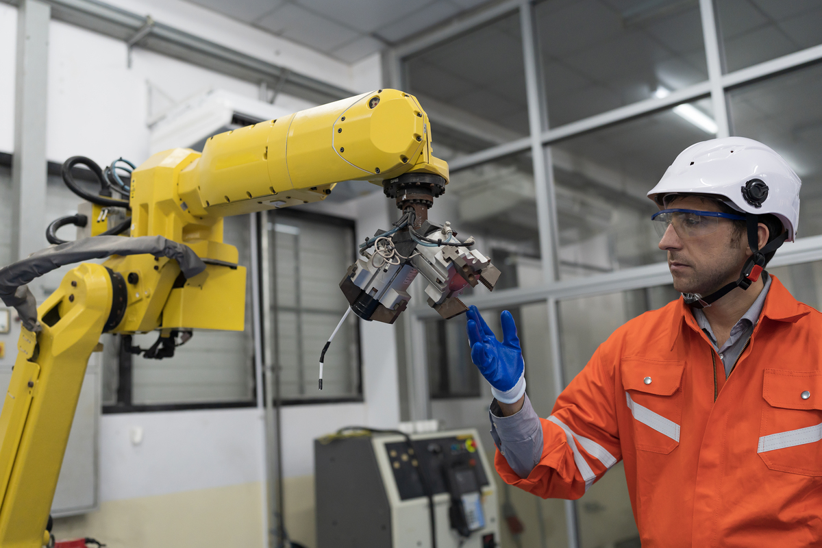 万里扬:机器人零部件方面 正在为2个客户共11个产品进行开发制造