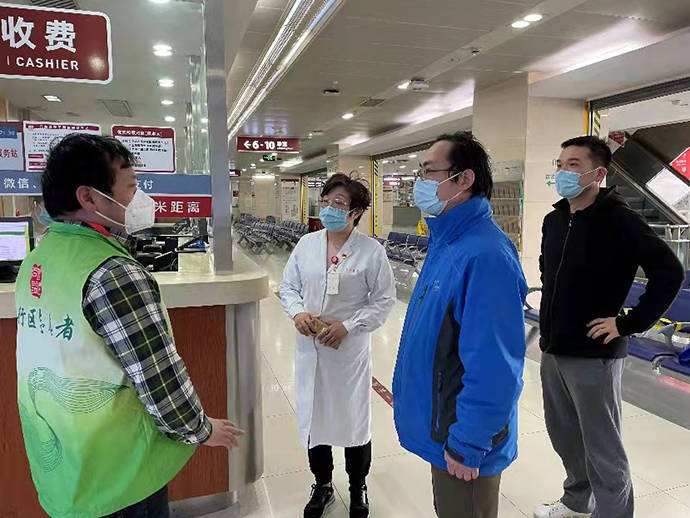 护士带男友进配药室，青岛市卫健委通报！