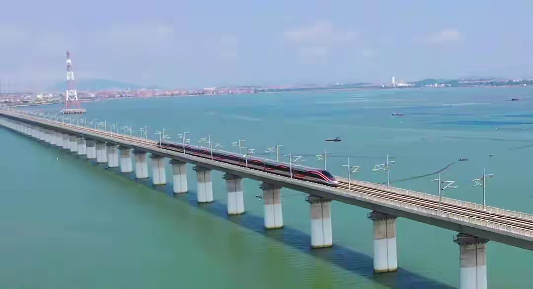 交通运输部：要加快推进铁路重大工程项目建设 推动贯通“八纵八横”高铁主通道