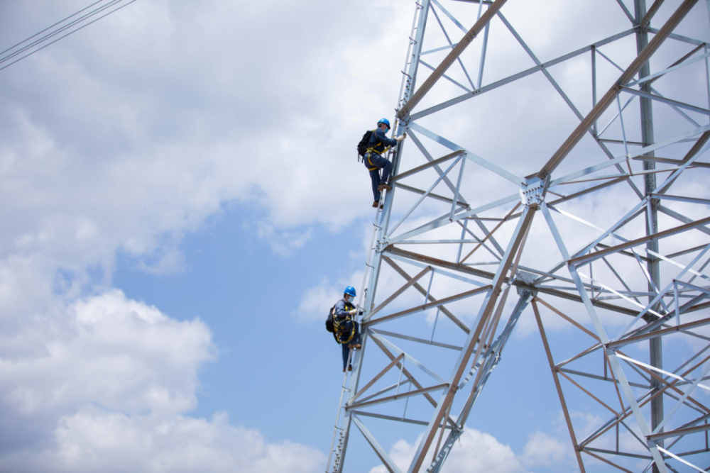 内蒙古春坤山至武川500千伏输电线路投产送电