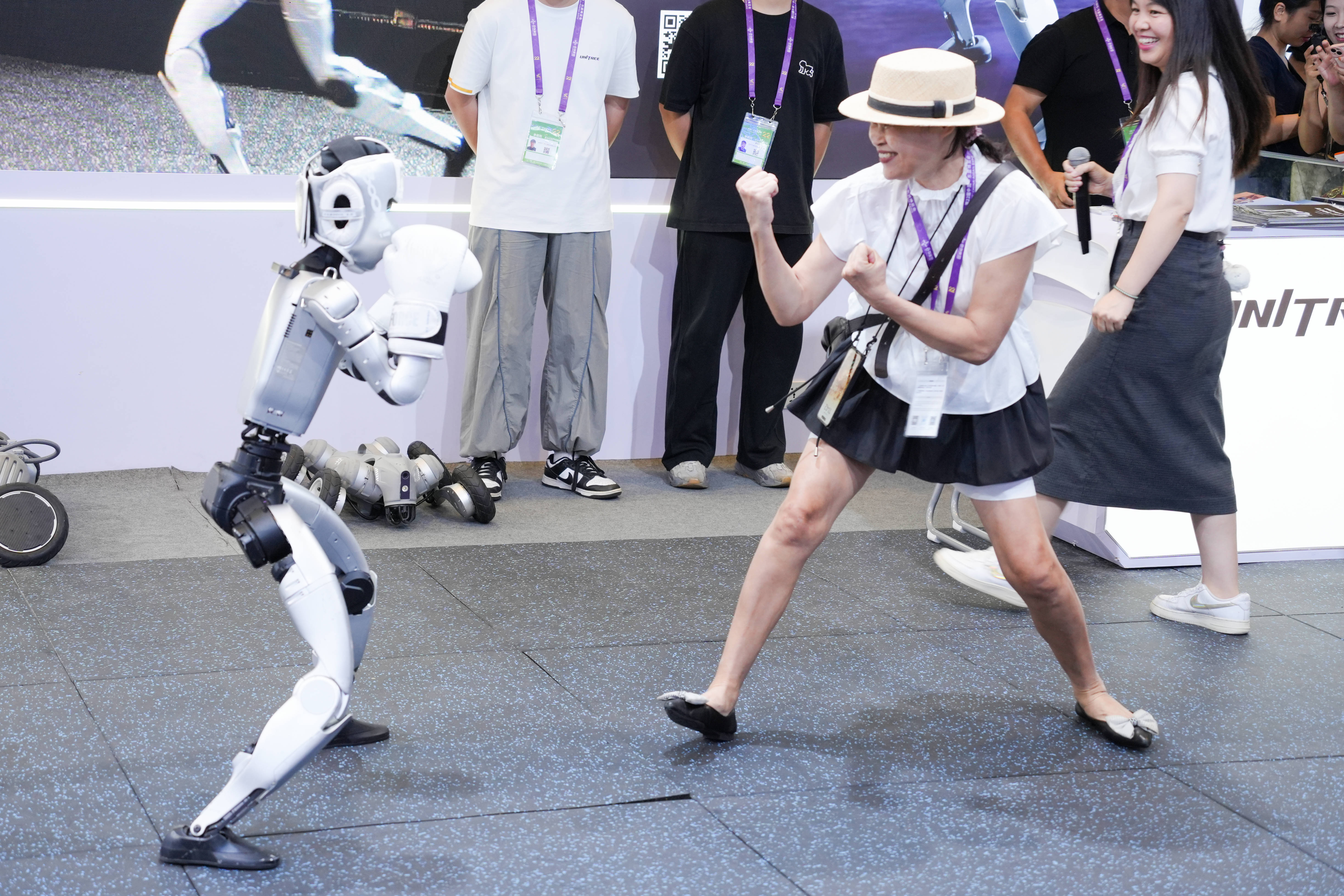 新华鲜报|互联网普及率超80%！数智生活向“新”向“好”