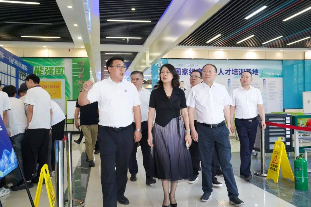 浦东新区与深开鸿、中国风投签署战略合作备忘录