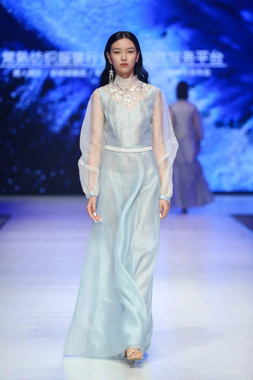 东方富海陈玮：守见云开，驰骋科创丨创投贺新春