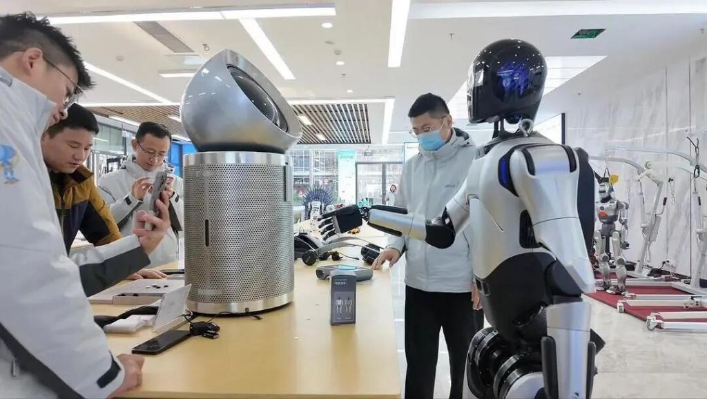 人形机器人“春节档”吸睛 技术进化折射产业新机