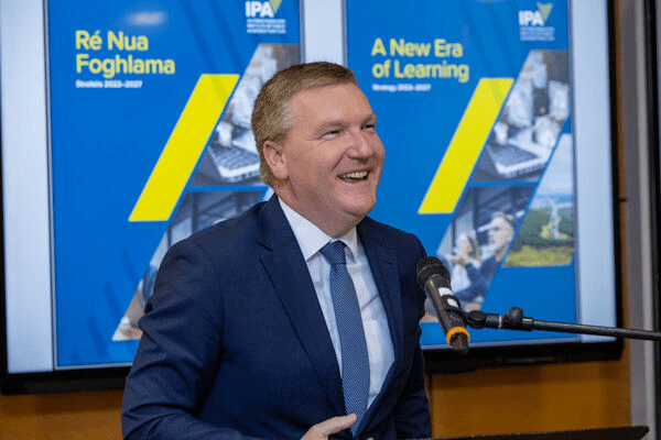 爱尔兰银行下调2026年的经济预期