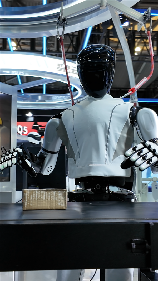 星动纪元又融资10亿元估值破百亿,成为最多产业方加持的具身企业