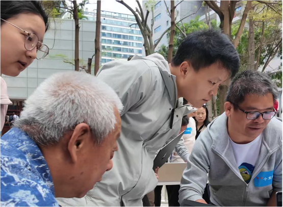 挤爆腾讯！为了 “养虾”，近千人 “鹅厂” 门口排长队，小学生、大爷都来了！