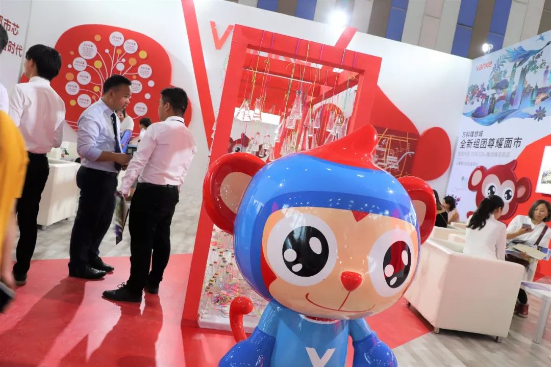 新城控股境外子公司成功发行3.55亿美元债券；保利发展以15.86亿元斩获杭州世纪城核心单元宅地 | 房产早参