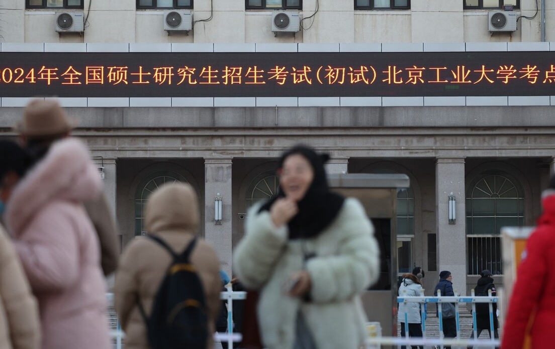 半年考上演“过山车”！多只基金规模暴涨又“高台跳水”，什么情况？