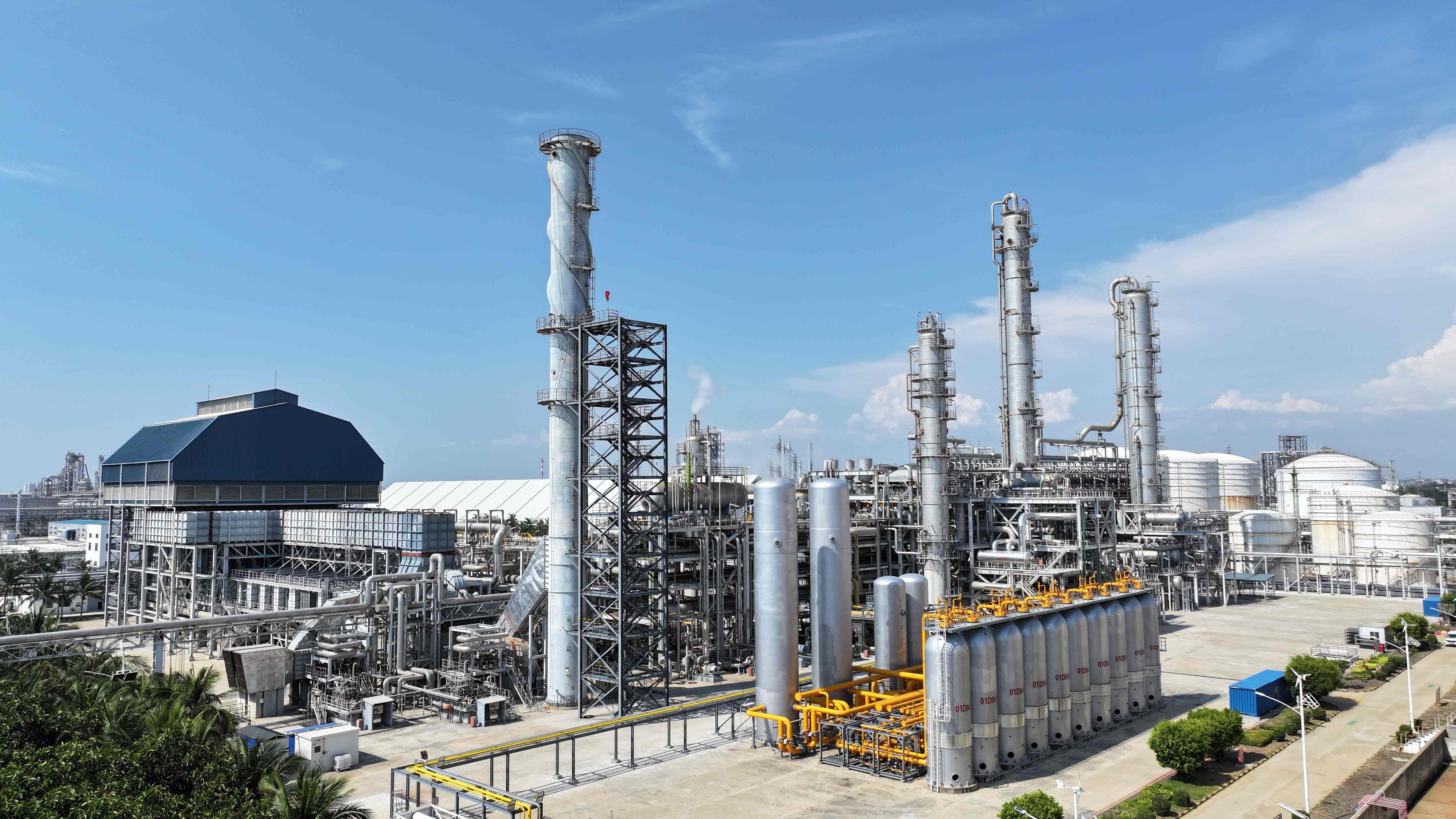 中国海油：2025年日净产量达213万桶油当量 全年派息率45%