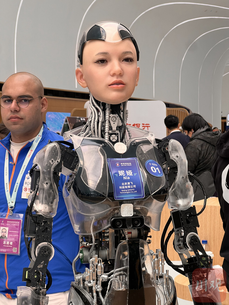 探馆中关村常设展:发丝支架疏导“脑内炸弹”,柔性电极破解脑机接口“掉线”难题