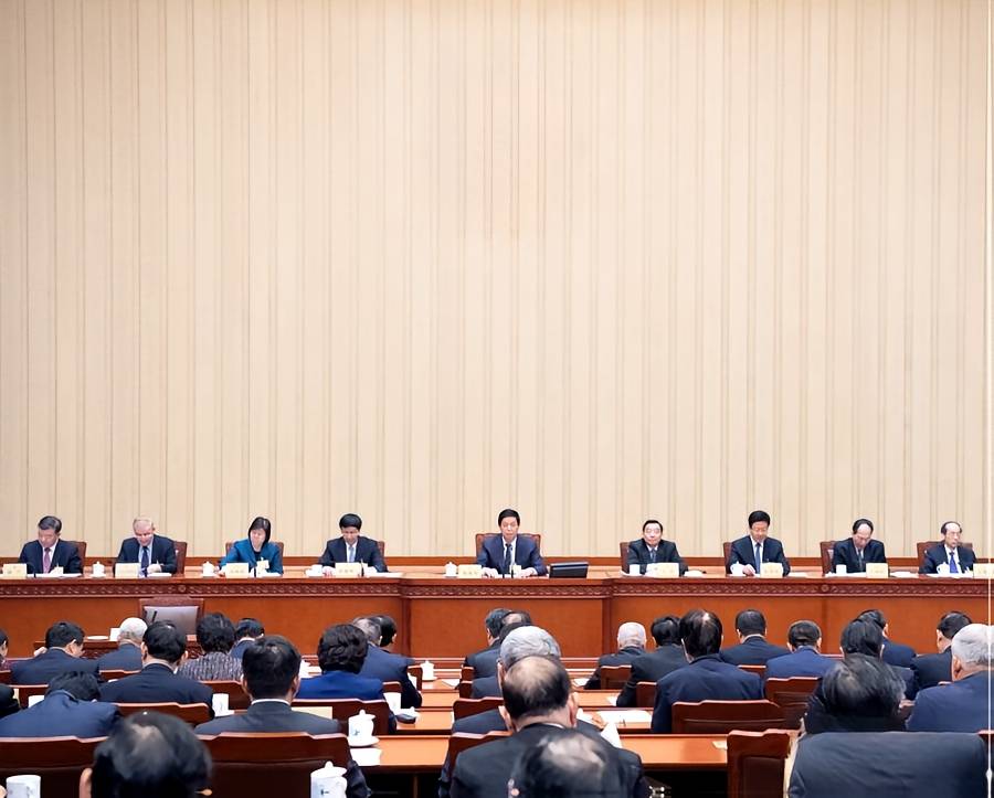 李成钢国际贸易谈判代表兼副部长出席绿色矿产国际经贸合作研讨会