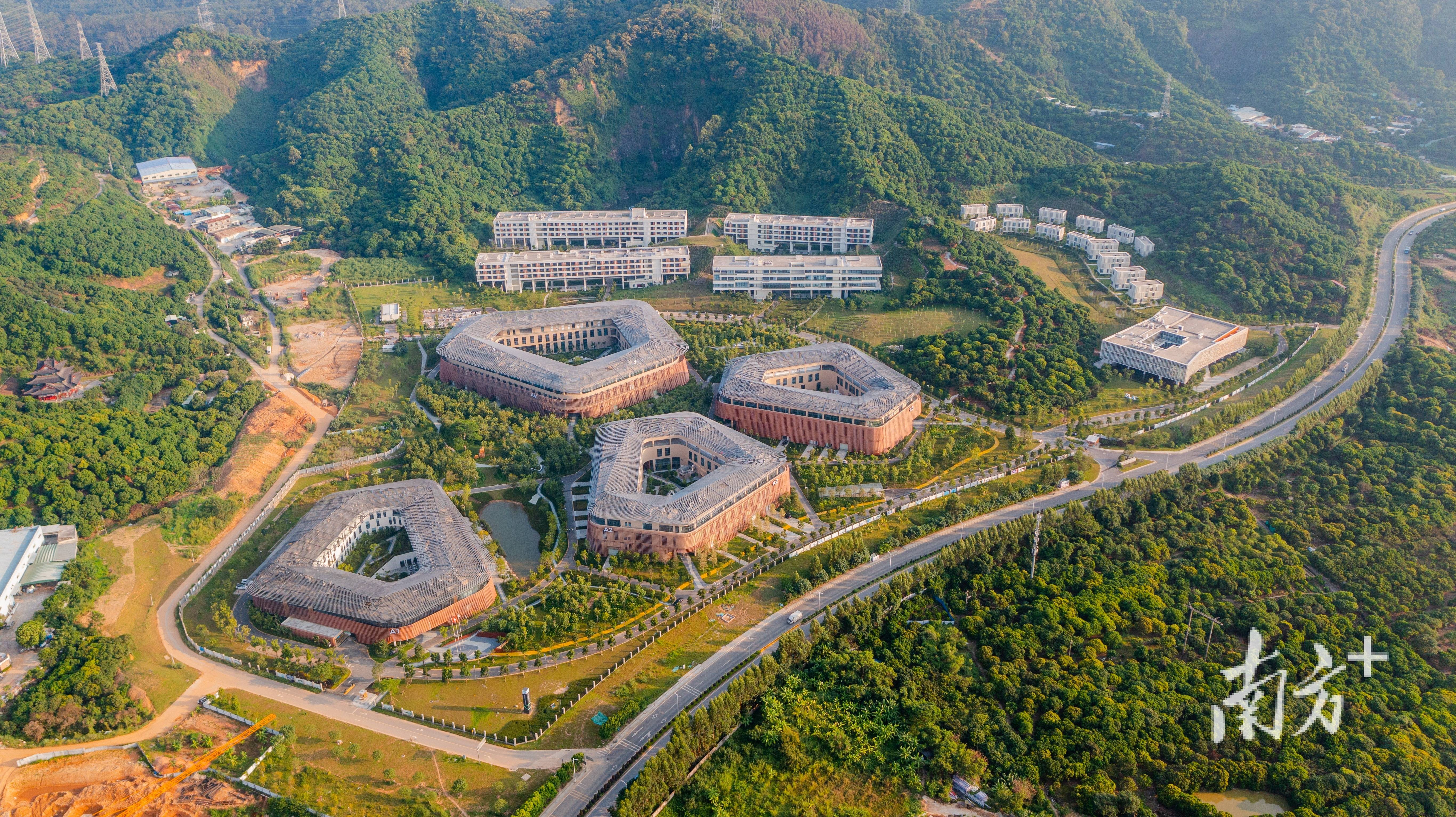 越南岘港市与德国开姆尼茨市深化高科技领域合作