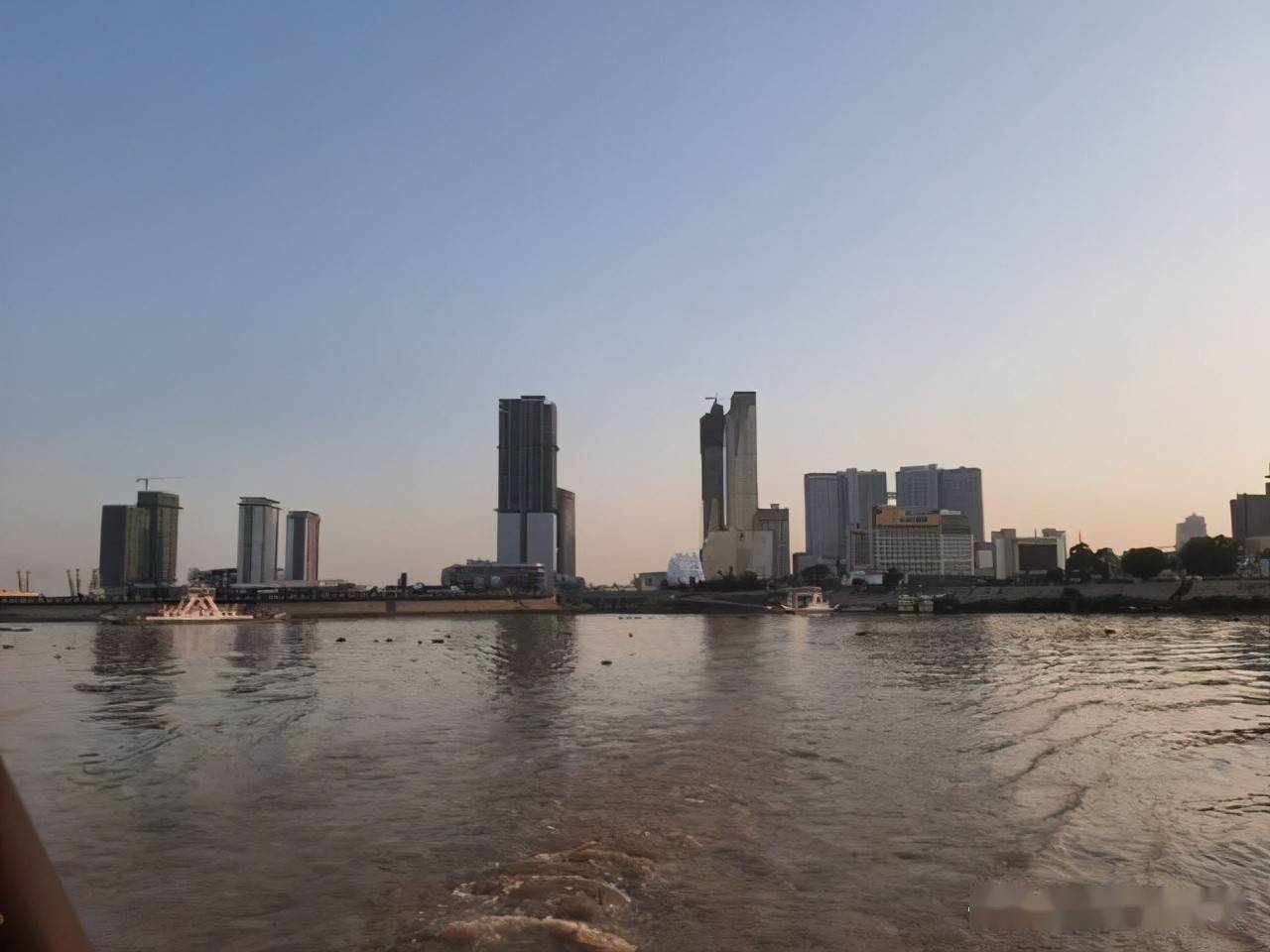 亚行预测柬埔寨2026年经济增长4.5%