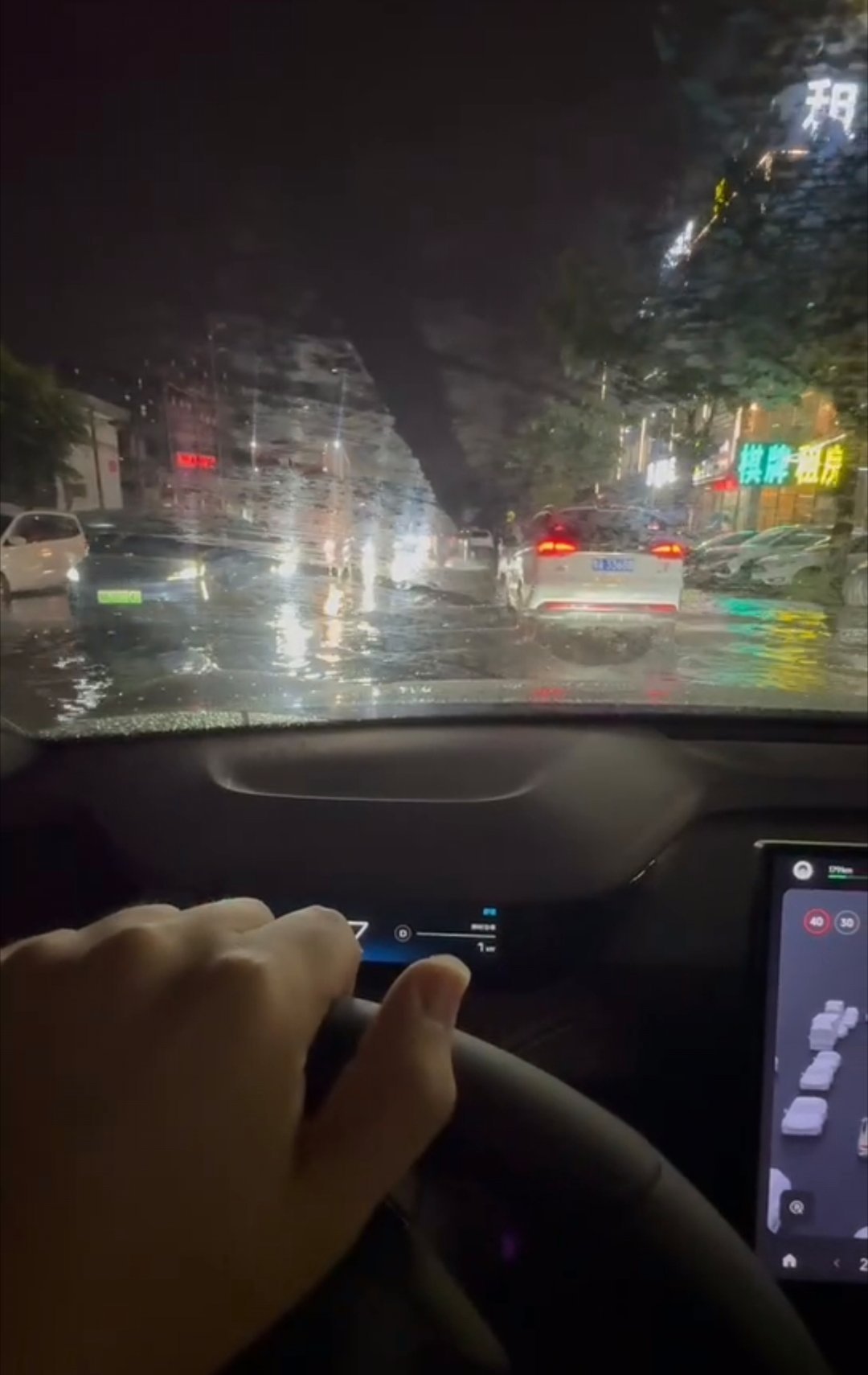 中央气象台：四川重庆湖北等地局地有暴雨